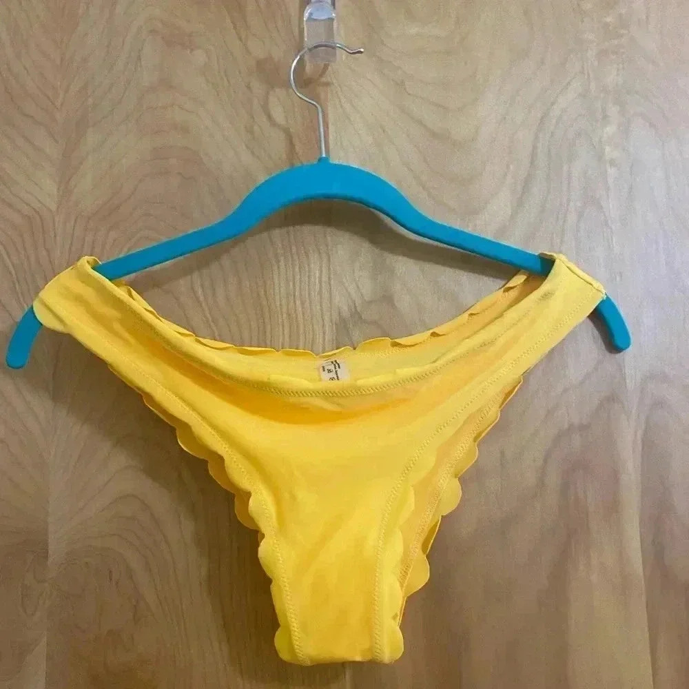 Shein Bikini Bottoms Scalloped Yellow Size Large NWOT